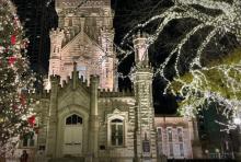 Tours, December 23, 2021, 12/23/2021, Christmas in Chicago - Magnificent Mile Lights (online)