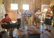 Concerts, December 01, 2022, 12/01/2022, Traditional Christmas Music From Europe and America (In Person and Online)
