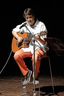 Plays, May 12, 2025, 05/12/2025, Italian One-Man Show with&nbsp;Poetry Slam World Champion: My Mama Notarizes & Also Makes Risotto