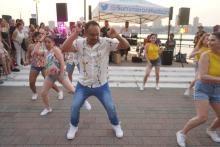 Dancings, June 14, 2026, 06/14/2026, Learn Popular Social Dances in the Park: Salsa, Bachata, & More